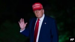 За повідомленням, запропонований Трампом бюджет передбачає скорочення дискреційних витрат, не пов’язаних із обороною, на 163 мільярди доларів