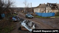 Під удар російського дрона-камікадзе потрапило авто. Фото ілюстративне