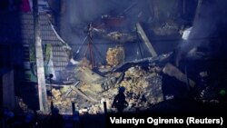 За даними влади, через російський ракетний удар по житловому кварталу Дніпра були частково зруйновані сім приватних будинків, виникла пожежа. Фото ілюстративне