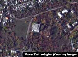 Супутниковий знімок школи, яка використовувалась російськими мобілізованими перед ракетним ударом ЗСУ, що відбувся в новорічну ніч. Фото лістопада 2022 року