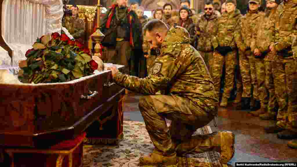 Він був медиком-добровольцем батальйону медичної евакуації «Госпітальєри» Української добровольчої армії