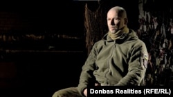 «Вони починають о 6-й ранку і закінчують о 7-й вечора. Тобто 13 годин вони безперервно кидають людей, техніку», – «Ден» про бої під Бахмутом