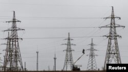 В «Укренерго» повідомили, що енергетики працюють над відновленням елетропостачання (фото ілюстративне)