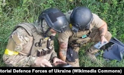 Бійці 103-ї бригади Сил територіальної оборони України тренуються з квадрокоптером DJI Mavic 3