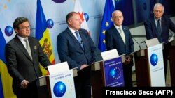 Дмитро Кулеба поруч із головою МЗС Молдови Авреліу Чокоєм, Грузії Давітом Залкальяні та головою дипломатії ЄС Жозепом Боррелем, Брюссель, 24 червня 2021 року