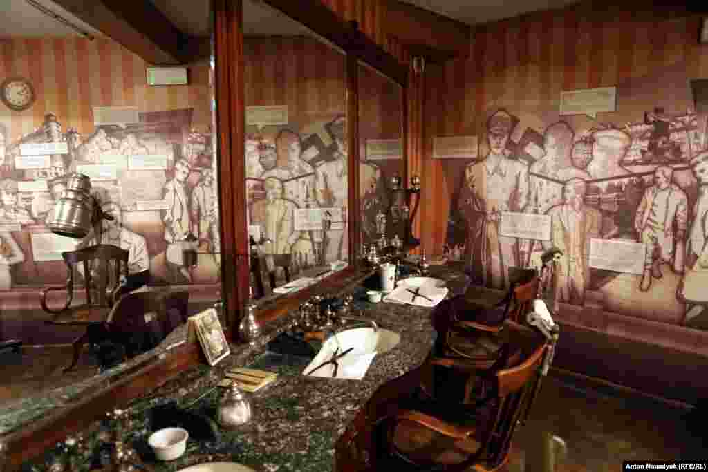 Цирульня в окупованому Кракові