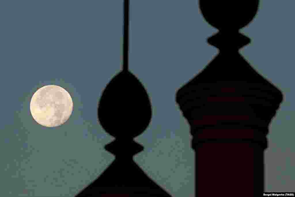  Луна над городом, Бахчисарай