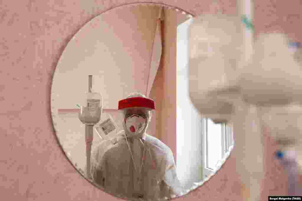 По состоянию на 12 октября, в стационарах на лечении находилось 3 974 пациента, из них с диагнозом новая коронавирусная инфекция – 3 622, внебольничная пневмония – 352