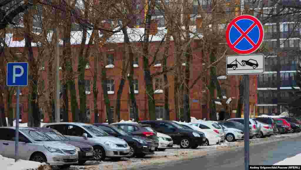 А это —  другой из двух пока еще уцелевших корпусов. 