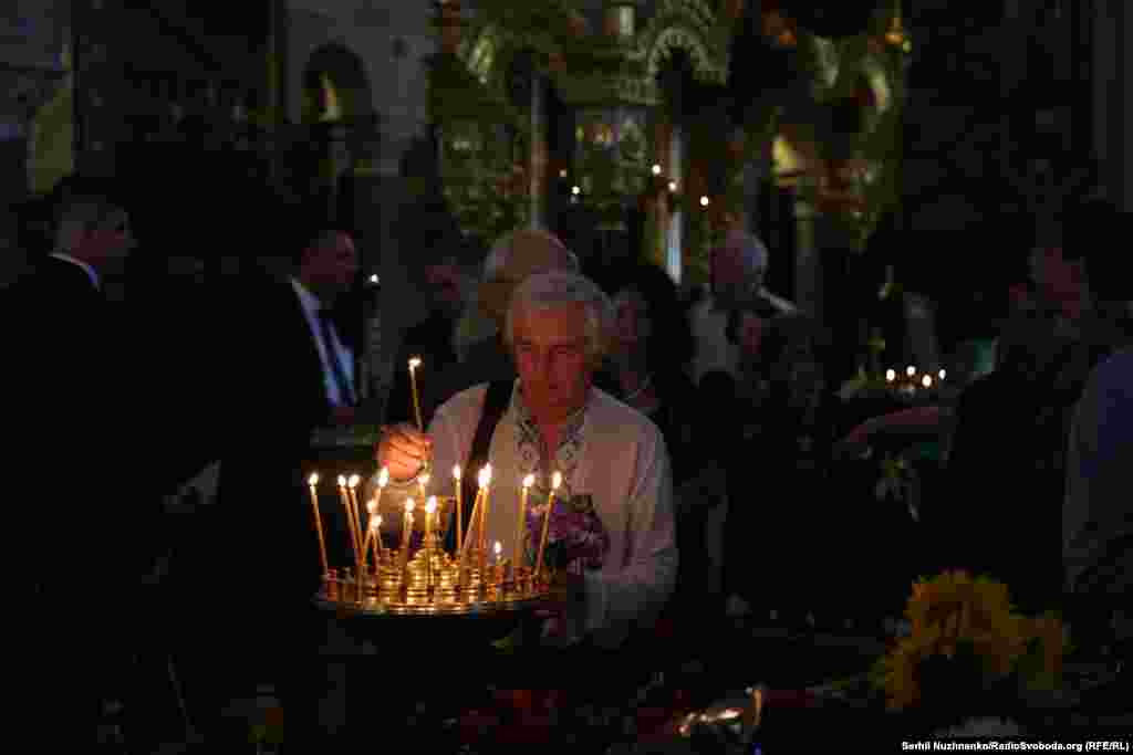 Український поет написав сценарії до фільмів «Криниця для спраглих» (1964), «Камінний хрест» (1968), «Іду до тебе» (1971), «Пропала грамота» (1972) 