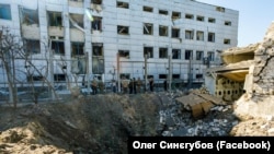 Палац спорту «Локомотив» імені Георгія Кірпи у Харкові почали зводити у 2003 році, відкрили через рік. Будівництво коштувало близько 50 млн дол