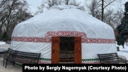 Казахська «юрта незламності» в парку Тараса Шевченка у Києві. 16 лютого 2023 року