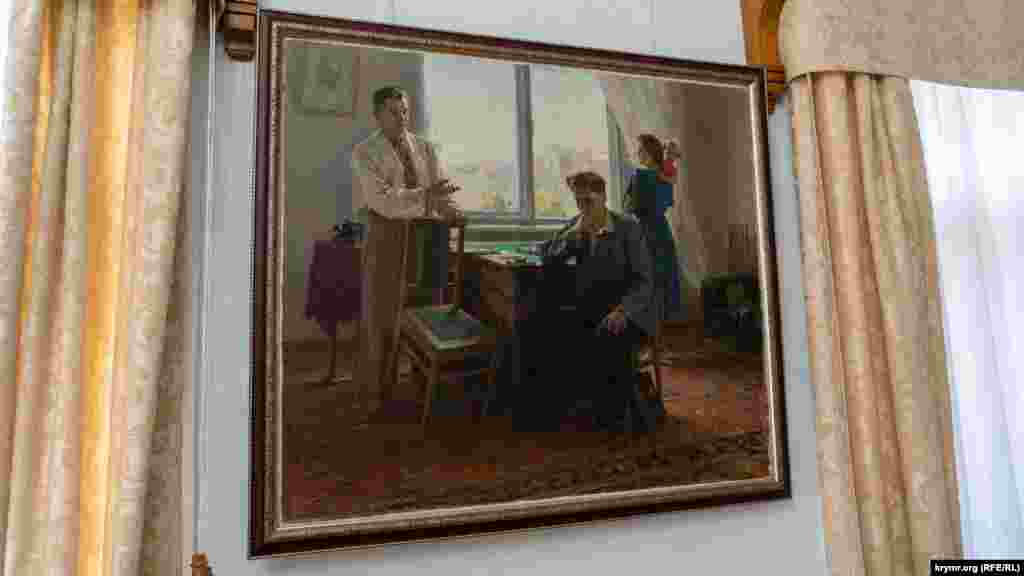 Картина одесского художника Владимира Путейко (1925-…) «У парторга». Запечатлен довольно типичный эпизод периода «развитого социализма»: партийный руководитель в вышиванке «воспитывает» рядового члена КПСС, на которого, судя по всему, пожаловалась по причине «аморалки» его супруга