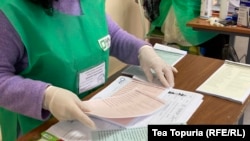 У Грузії 2 жовтня проходили вибори до органів місцевого самоврядування. Жителі 64 міст і районів вибирали мерів і депутатів місцевих законодавчих зборів