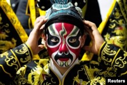 Маскарадні гуляння влаштували у столиці Китаю Пекіні