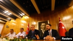 Реджеп Ердоган звертається до нації. Стамбул, ніч на 16 липня 2016 року