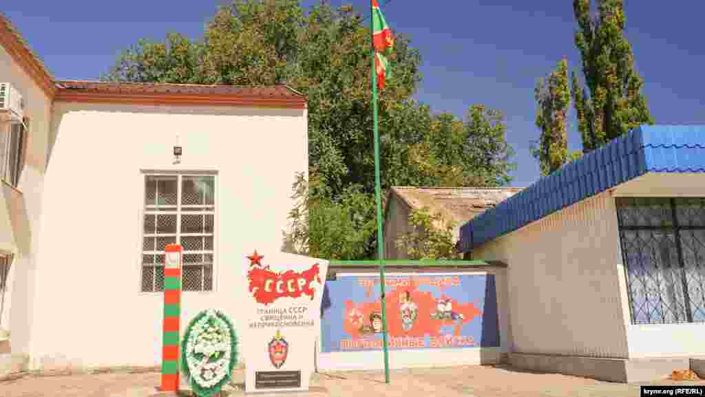 Местные ветераны-пограничники по праздникам собираются на импровизированной «советской границе»