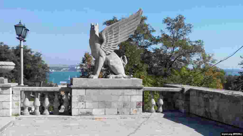 Керчи разрушается символ города Митридатская лестница