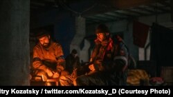 Поёни "Азовстал". Аксҳоро Дмитрий Козатский (Орест) пеш аз ба дасти Русия гузаштани он бардоштааст.