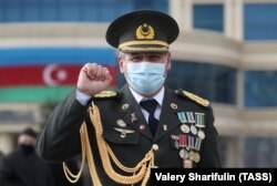 Підполковник армії Азербайджану Ельмар Хюсейн – ветеран воєн за Нагірний Карабах іще з початку 1990-х років. Він брав участь і в останньому конфлікті, що протривав із 27 вересня до 9 листопада