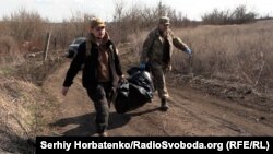 Пошуковці Асоціації «Плацдарм» ексгумували тіла двох військовослужбовців армії РФ біля Слов'янська, 23 березня 2025 року