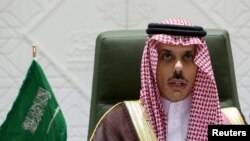 Міністр закордонних справ Саудівської Аравії, принц Фейсал бін Фархан аль Сауд каже, що Ер-Ріяд взяв участь у переговорах щодо звільнення 10 полонених іноземців та їхньому обміні через гуманітарні мотиви