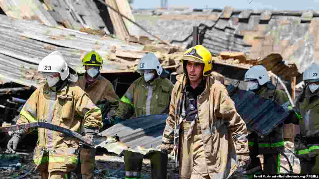 «По медичну допомогу звернулися 59 осіб, з них 25 були госпіталізовані до лікарні інтенсивного лікування Кременчука. Всім постраждалим надається необхідна медична допомога», – наголошують у ДСНС