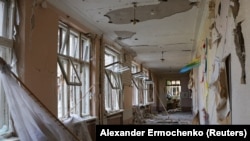 Школа в Лисичанську на Луганщині, пошкоджена російськими обстрілами, 5 липня 2022 року