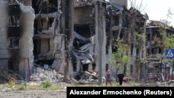 Через те, що тіла загиблих біля міст не прибирають, вода зі свердловин стала небезпечною