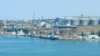 Балкер класса "река – море" грузится зерном у терминала "Авлита", Севастополь