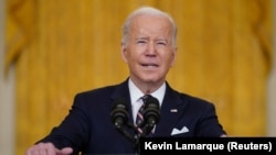 «Ми місяцями говоримо, що будемо діяти разом, якщо Росія вдасться до кроків проти Украни, і тут немає сумнівів: Росія вдалася до кроків проти України», прокоментував Джо Байден