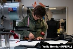 У салоні працює 20 жінок, деякі з них виїхали в Чехію через повномасштабне вторгнення Росії в Україну