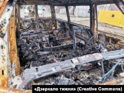 Автівка, у якій була Аня, її мама Таміла та ще дві жінки. Фото «Дзеркало тижня»