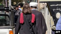 محسن رنانی نوشته جمهوری اسلامی «در جنگ نمادها، بازی را واگذار» کرده است