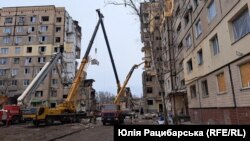 На місці ракетного удару по Дніпру, 17 січня 2023 року