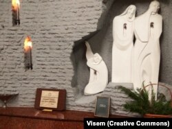 Пам’ятний знак у Бахмуті на місці масового знищення євреїв у роки Другої світової війни