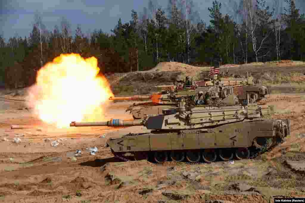 Танки M1A1 Abrams беруть участь у навчаннях НАТО в Адажі, Латвія, 26 березня 2021 року. Москва заявила, що надання танків Україні буде «відвертою провокацією»