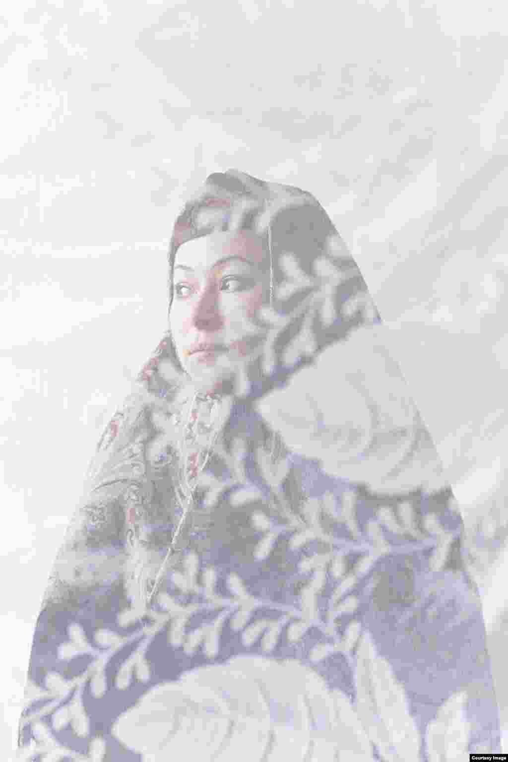 Лия, 33 года:  "Во мне есть татарская кровь, но какой процент, не знаю. В детстве меня всегда дразнили "татаркой" 