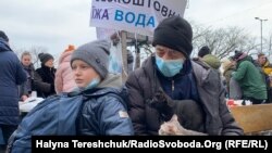 Іван Дирка взяв двох котів зі собою