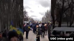 Один з учасників протесту, за повідомленням Мелітопольської міської ради, зазнав вогнепального поранення лівого колінного суглобу середньої тяжкості