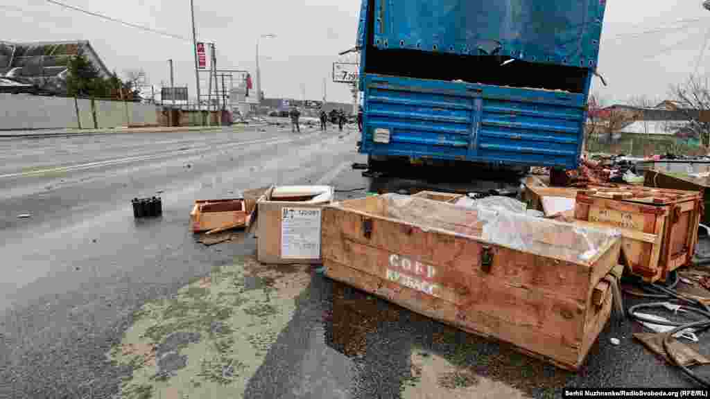 Знищена колона російського СЗШР (СОБР – російською) неподалік від Бучі, Київської області, 1 березня 2022 року