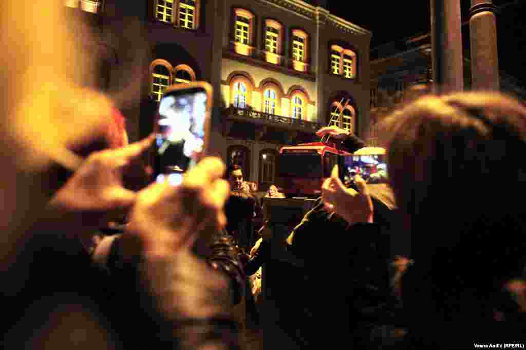 Prisutni su slikali „trolu 28“.