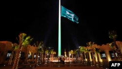 Саудівська Аравія, за словами дипломатів, була обрана для проведення переговорів, зокрема, щоб переконати Китай, який підтримує тісні зв’язки з Москвою, взяти в них участь