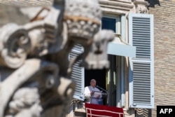 Папа Франциск 13 березня 2022 року на площі Святого Петра у Ватикані