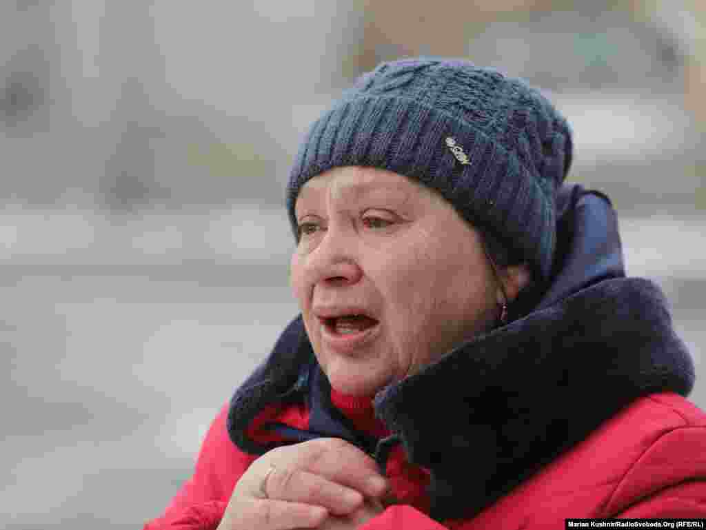 Уламки російської крилатої ракети, яку збили українські ППО, впали на Митний склад під Києвом. Розпочалася пожежа. Калинівка, Київщина, 8 березня 2022 року