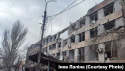 Наслідки ракетних обстрілів російською авіацією в Маріуполі, 9-10 березня 2022 року