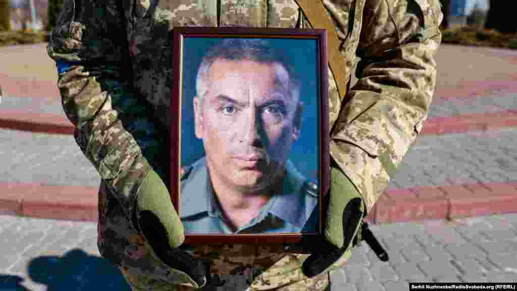 Полковник Гудзь користувався повагою та популярністю серед військових. Його позивний «79» знали не лише солдати, але і генерали усіх рівнів. Він пройшов бойовий шлях з 2014 року від командира взводу до командира бригади (королівської бригади імені Данила Галицького).  Київська область, 15 березня 2022 року  