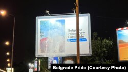 Uništeni bilbordi jedini su koji prikazuju poljubac dve istopolne osobe