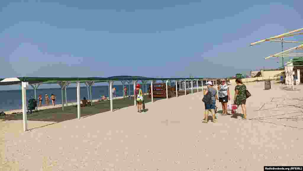 Пляж біля порту, мікрорайон «Ліски»