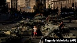 Масових заходів до Дня Незалежності у Києві не влаштовуватимуть, але на Хрещатику планують провести виставку пошкодженої російської техніки. Фото ілюстративне